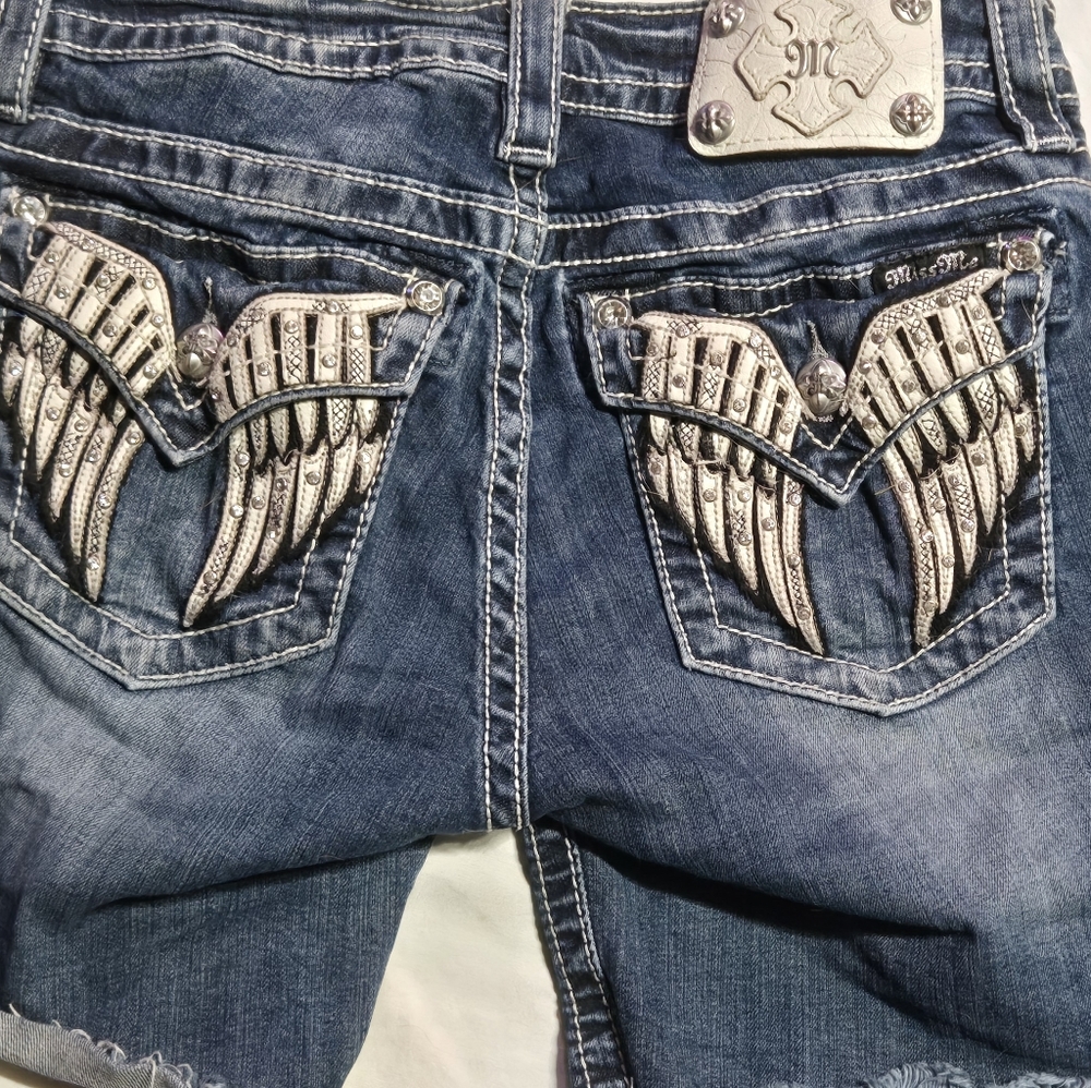 Miss Me Cutoff Shorts Wing Design Sz 28